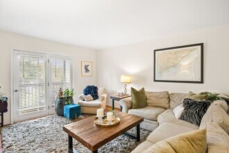 103 N Bennett St in Geneva, IL - Building Photo - Building Photo