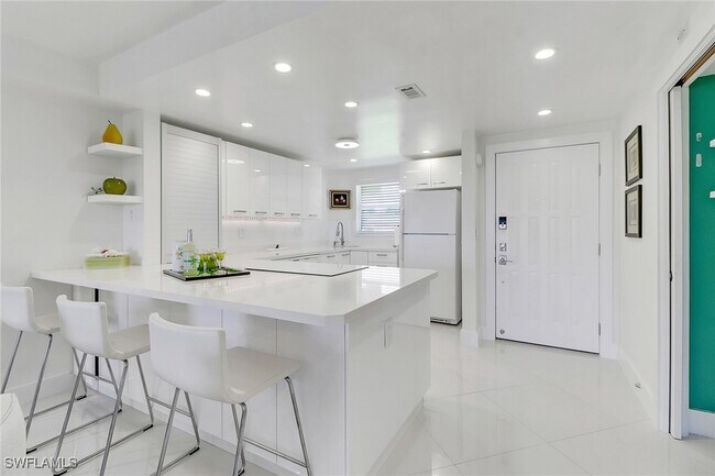 property at 9 High Point Cir N