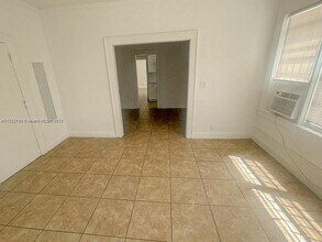 711 NW 1st St in Miami, FL - Building Photo - Building Photo