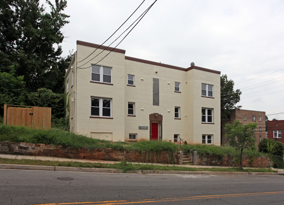 2801 R St SE in Washington, DC - Building Photo