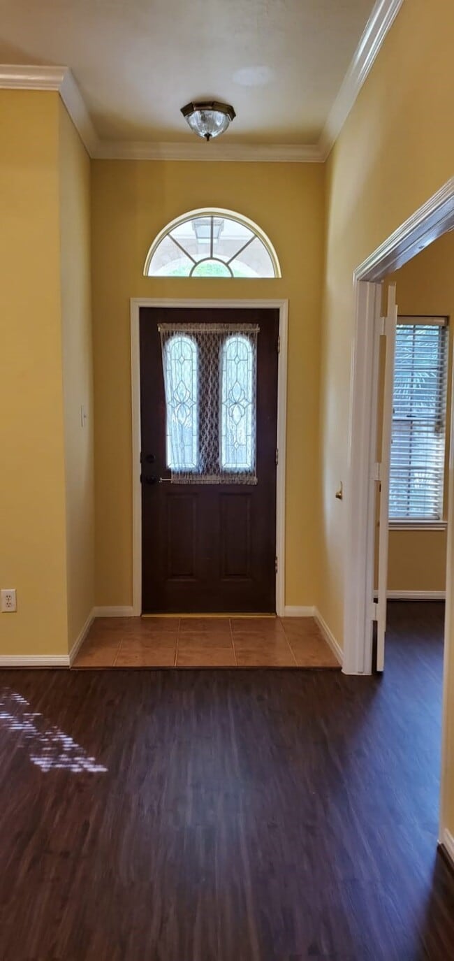 property at 7227 Colony Bend Ln