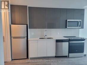60-2960 Frederick St in Kitchener, ON - Building Photo - Building Photo