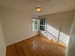 1645 SW 53rd St in Corvallis, OR - Building Photo - Building Photo