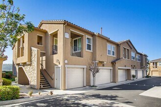 12680 Creekview Dr in San Diego, CA - Building Photo - Building Photo