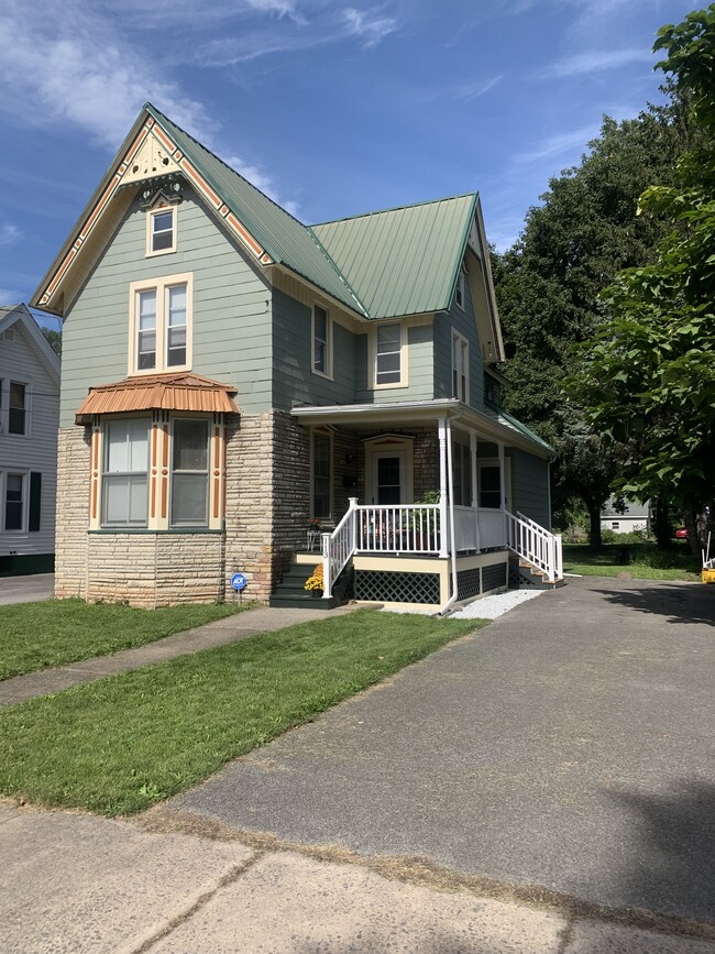 113 E Sands St, Unit 2