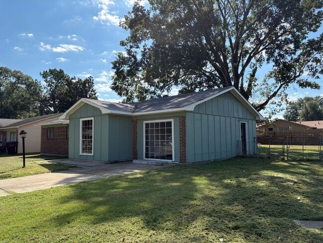3621 Red Bud Ln in Shreveport, LA - Building Photo - Building Photo
