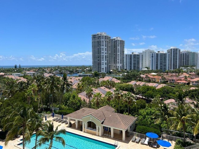 21055 Yacht Club Dr in Aventura, FL - Building Photo - Building Photo