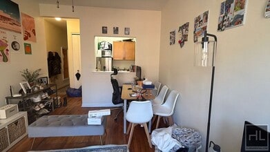 326 W 83rd St in New York, NY - Building Photo - Building Photo