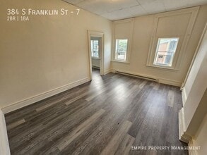 384 S Franklin St in Wilkes-Barre, PA - Foto de edificio - Building Photo