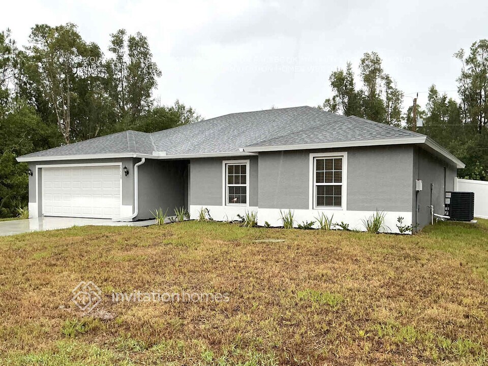 23508 Cedarton Ave in Punta Gorda, FL - Building Photo