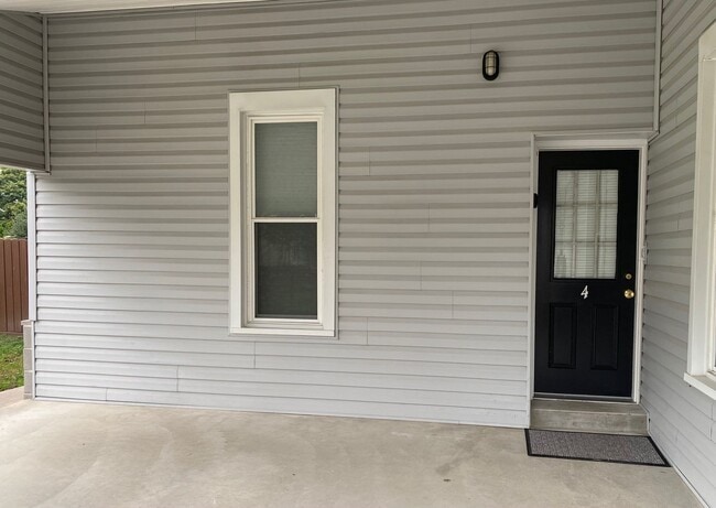 114 N Penn St in Shippensburg, PA - Building Photo - Building Photo