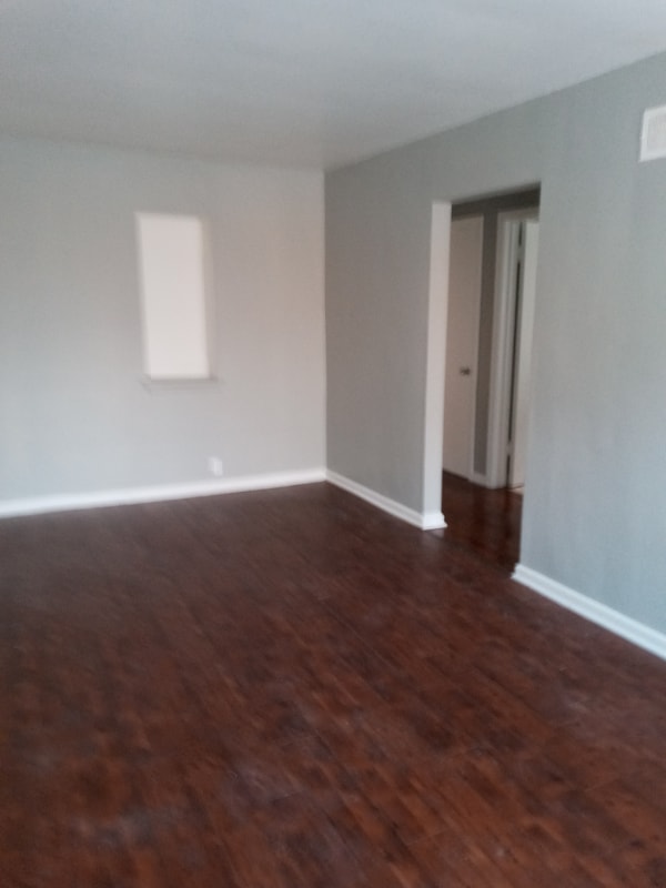property at 2605 W Victory Ln