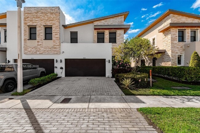 7902 NW 105th Ct in Doral, FL - Building Photo - Building Photo