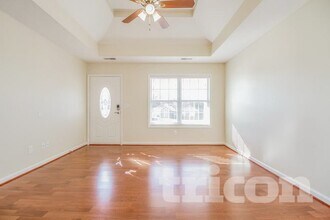 9009 Macbeth Dr in Smyrna, TN - Foto de edificio - Building Photo