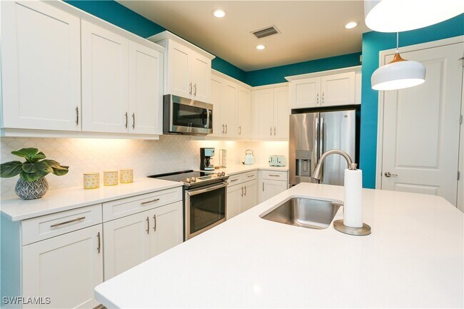 2665 Seychelles Cir in Naples, FL - Building Photo - Building Photo