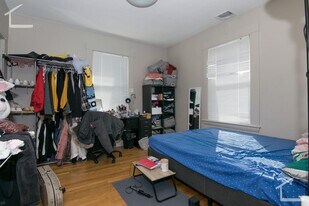 27 Greylock Rd in Boston, MA - Building Photo