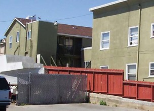 517 Linden Ave in South San Francisco, CA - Building Photo - Building Photo