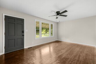 1347 Gibson Dr in Clarksville, TN - Building Photo - Building Photo