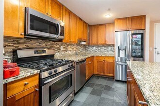 700 Grove St in Jersey City, NJ - Building Photo - Building Photo