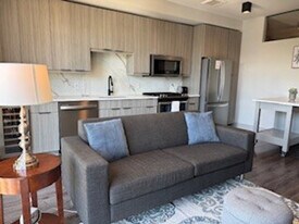 3699 Lenox Rd NE in Atlanta, GA - Building Photo