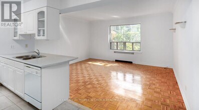 869 Avenue Rd in Toronto, ON - Building Photo - Building Photo