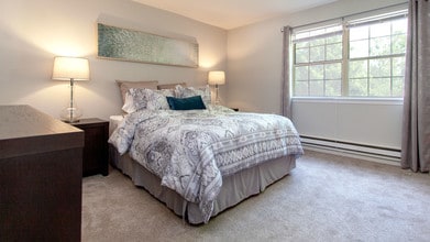 Waters Edge Apartments in Bethlehem, PA - Building Photo - Building Photo