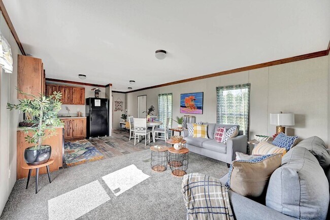 376 W Buell Dr in Ft. Myers, FL - Building Photo - Building Photo