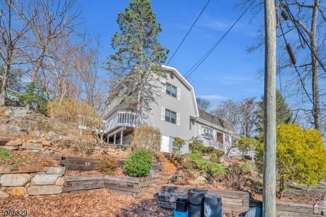 4 Rosewood Ln in Boonton, NJ - Foto de edificio - Building Photo