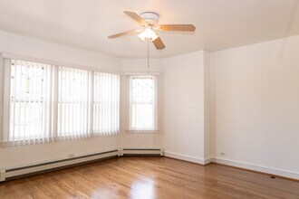 2936 N Neenah Ave in Chicago, IL - Building Photo - Building Photo