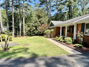 204 Haldane Dr in Southern Pines, NC - Building Photo - Building Photo