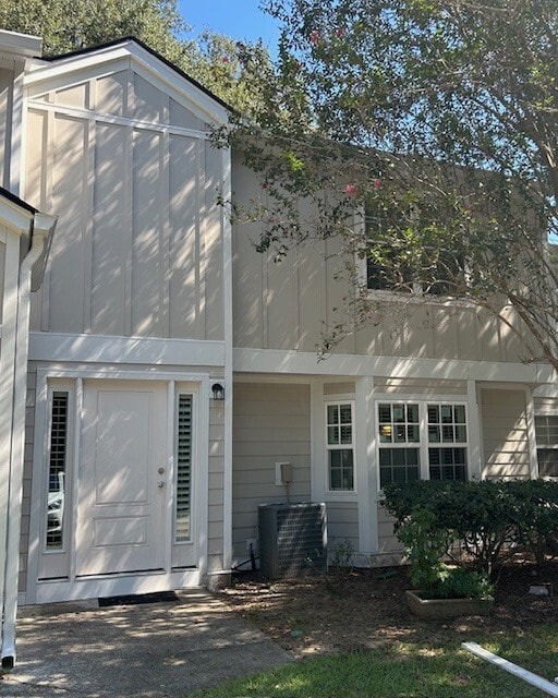 property at 1158 Monaco Dr