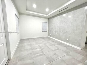 17324 SW 41st St in Miramar, FL - Building Photo - Building Photo