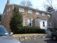 750 Commerce St in Thornwood, NY - Foto de edificio - Building Photo