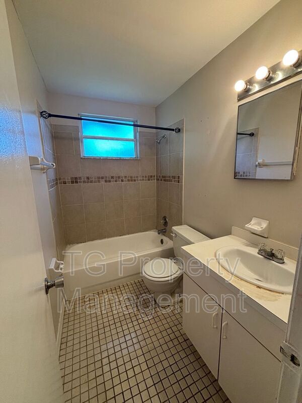 325 5th Ave S in Jacksonville Beach, FL - Building Photo - Building Photo