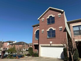 9801 Riddlelink Ln in Houston, TX - Building Photo
