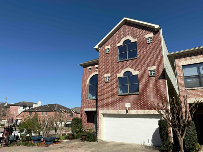 property at 9801 Riddlelink Ln