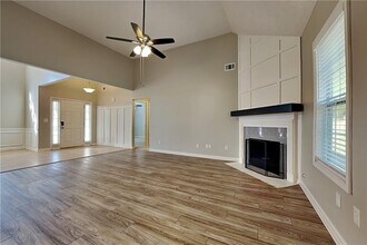 917 Tucker Ln in Loganville, GA - Building Photo - Building Photo