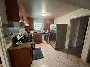 1200 Snyder Dr in Davis, CA - Building Photo - Building Photo