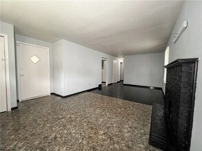 1764 S Heights Ave in Youngstown, OH - Building Photo - Building Photo
