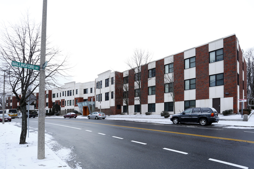 Chestnut Hill Park Condominiums in Brighton, MA - Building Photo