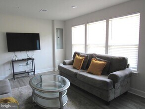 10 Capital Ct in Largo, MD - Building Photo - Building Photo
