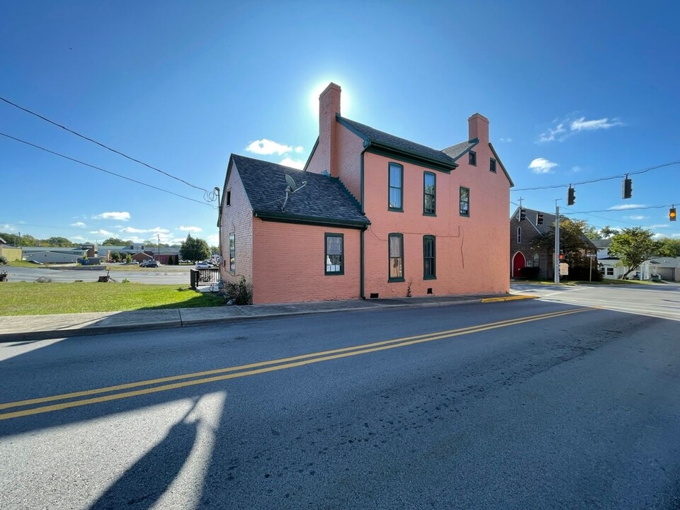 231 Main St in Shelbyville, KY - Building Photo