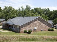 Woodcreek Senior Living - 62 years and older in Shelby, NC - Foto de edificio - Building Photo