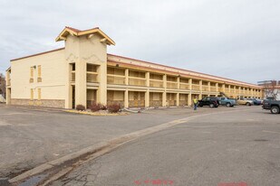 Mountainview Apartments in Denver, CO - Building Photo