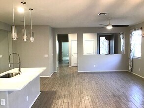 8000 N Scholes Ave in Tucson, AZ - Building Photo - Building Photo