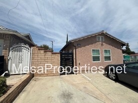 930 Jadestone Ln in Corona, CA - Building Photo