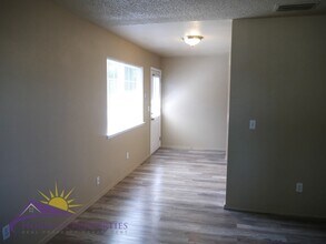 2801 Lerwick Rd in Sacramento, CA - Building Photo - Building Photo