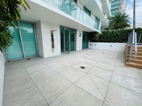 300 Sunny Isles Blvd, Unit 5 in Sunny Isles Beach, FL - Building Photo - Building Photo
