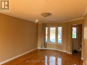 81 Gailcrest Cir in Vaughan, ON - Building Photo - Building Photo