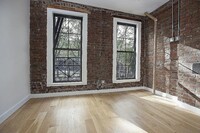 102 Forsyth St in New York, NY - Building Photo - Building Photo